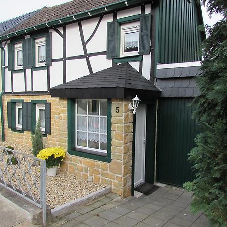 Eifel Quartier Ferienhaus メッヒャーニッヒ エクステリア 写真