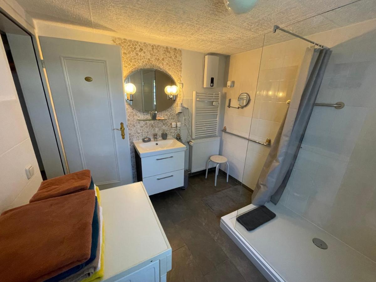 Eifel Quartier Ferienhaus メッヒャーニッヒ エクステリア 写真